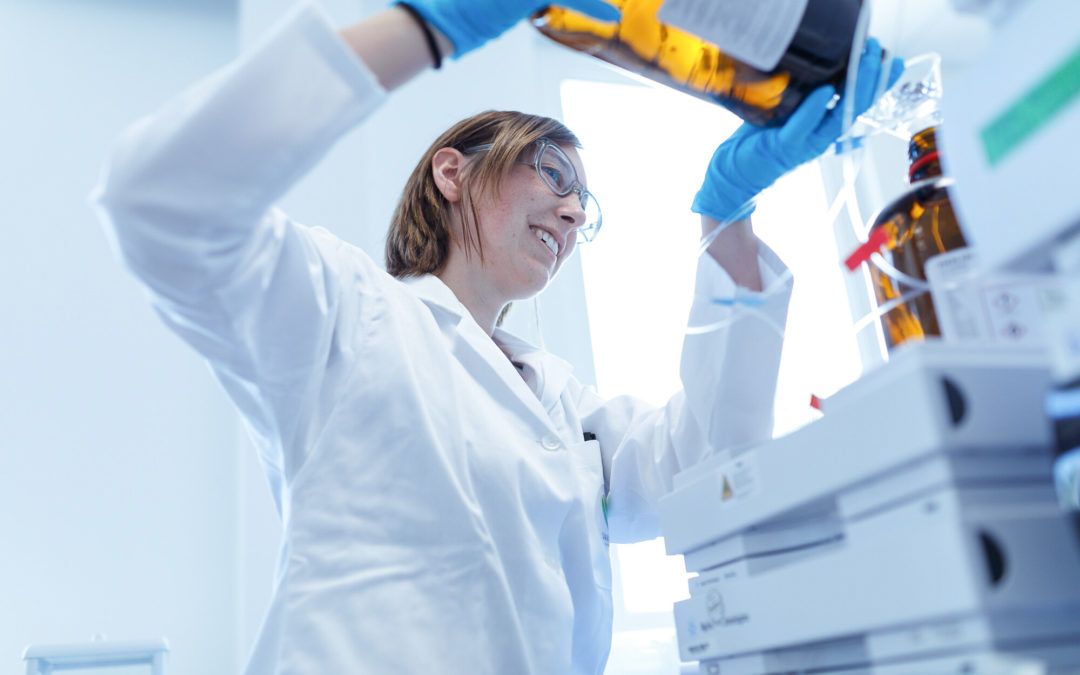 Reportage photo d'entreprise en laboratoire — photographe corporate Bruxelles, Belgique