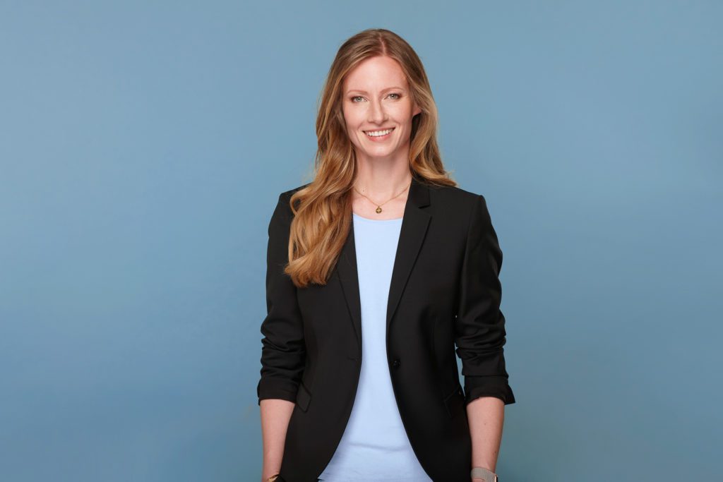 Photographe corporate pour les entreprises 12 Photographe Corporate - expert en image Photographe Linkedin Portrait Albi Toulouse. Photographe corporate en entreprise Aveyron 12.