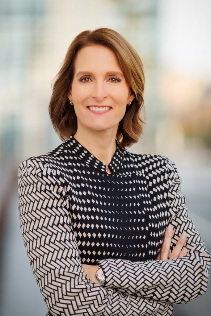 Photographe corporate pour les entreprises 8 Photographe Corporate - expert en image portrait professionnel feminin Photographe corporate pour les entreprises